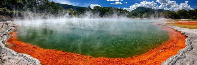 iStock_000060169360_new_zealand_champagne_pool_rotorua